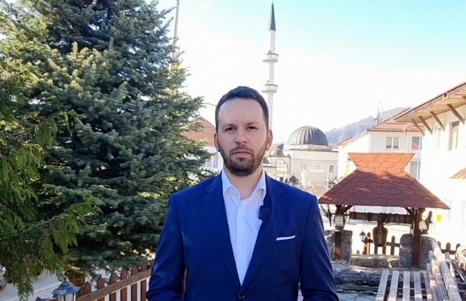 Canović: Opština Plav će obezbijediti sredstva za kupovinu školskog pribora za sve prvake