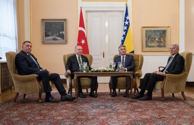 Komšić: Dodik na sastanku sa Erdoganom nije pomenuo Srbiju, smijao sam se tome