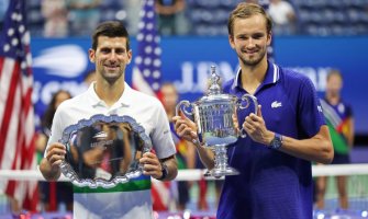 Ništa od kalendarskog slema za Đokovića: Medvedev slavio u finalu US Opena za prvu grend slem titulu u karijeri