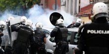 Čijim parama premijer nagrađuje policajce za gušenje građana suzavcem na Cetinju (VIDEO)