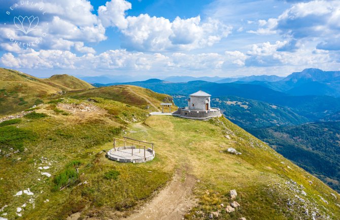 Pogledajte prelijepe kadrove kapele na Bikovači na planini Bjelasici(VIDEO)