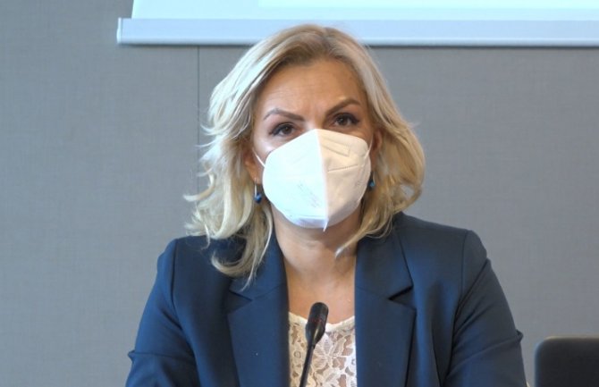 Borovinić Bojović zahvalila medijima:  Svaki drugi punoljetni građanin vakcinisan protiv koronavirusa, ove godine nema lažiranja i friziranja podataka da bismo bili upodobljeni niti 