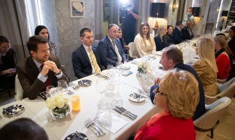 Bečić i Delegacije malih evropskih država na radnoj večeri u Herceg Novom