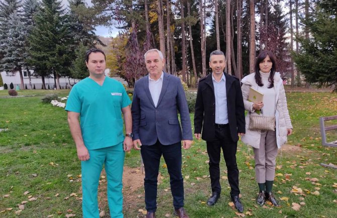 Mitrović posjetio Opštu bolnicu  u BP i novoizgrađeni most u Gusinju(FOTO)