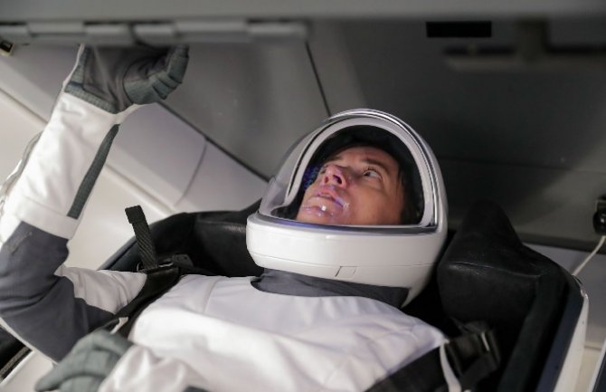 Astronauti se vraćaju na Zemlju kapsulom Space X u pelenama, toalet u kvaru