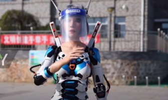 Kineze na testiranje dočekuje humanoidni robot