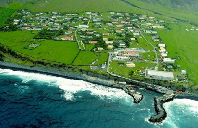 Najudaljenije ostrvo na svijeti: Brod ga posjeti jednom u tri mjeseca, broji 300 stanovnika