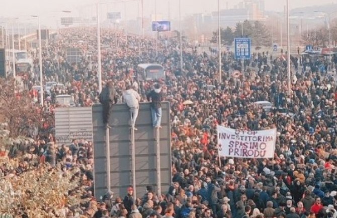 Dan kad je Srbija stala: Građani blokirali državu, traže povlačenje Zakona o referendumu i Zakona o eksproprijaciji