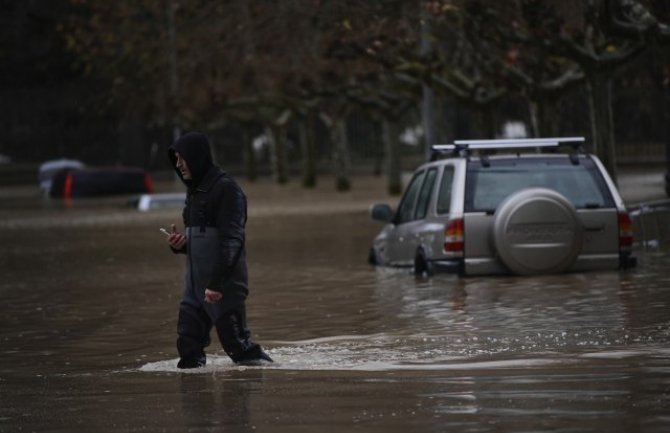 Španija pod vodom, poplava odnijela prvu žrtvu