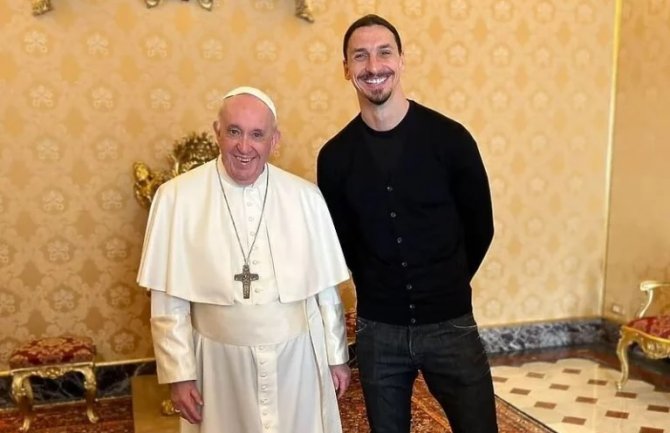 Papa Franjo primio Ibrahimovića u Vatikanu, Zlatan ga uz poklone nasmijao