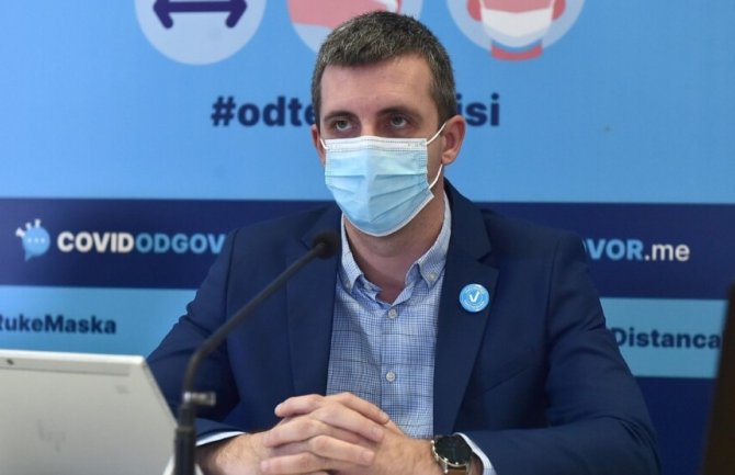 Sekulić: Nije mi jasno da neko može biti predsjednik Vlade a da pritom nije vakcinisan