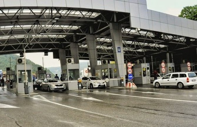 Abazović: Preko Dobrakova u Crnu Goru juče ušlo 11.348 putnika