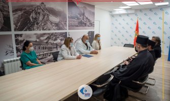 Mitropolija crnogorsko-primorska donirala Kliničkom centru hiljadu eura