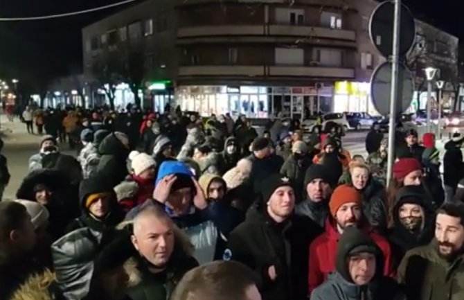 I noćas protesti u Beranama i Nikšiću, od četvrtka najavljene blokade svih značajnih magistralnih puteva