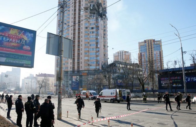 Objavljene fotografije i snimci pogođene zgrade u Kijevu