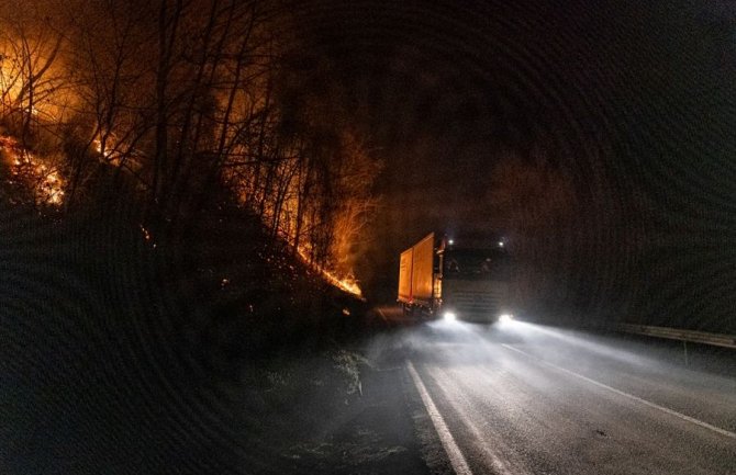 Darmanović: Požari i dalje aktivni, situacija bolja