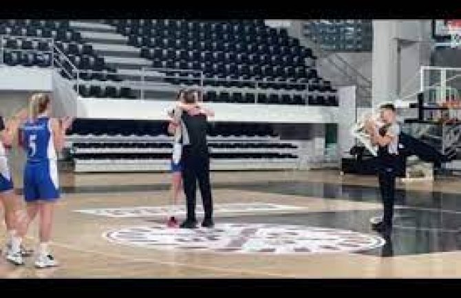 Sudija na utakmici zaprosio košarkašicu Budućnosti (VIDEO)