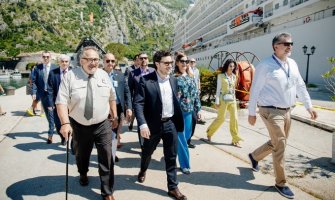 Abazović i Đurović u posjeti Kotoru: Država obavezna da obezbijedi unapređenje rada Luke