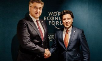 Plenković u Davosu pozvao Abazovića da tokom juna zvanično posjeti Zagreb