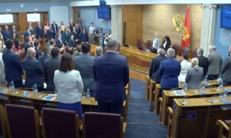Poslanici minutom ćutanja odali počast Dušku Jovanoviću