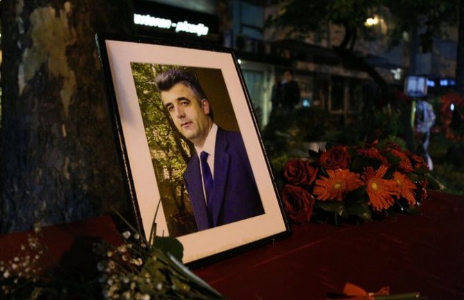 Bečić: Neprihvatljivo je da ni nakon 18 godina nije rasvijetljeno ubistvo Duška Jovanovića