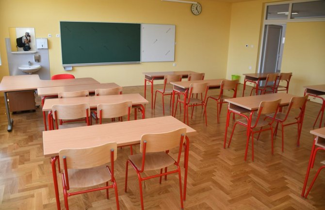 Roditelji učenika bojkotuju nastavu u Kolašinu: Prekid nastave dok se ne riješi problem sa grijanjem