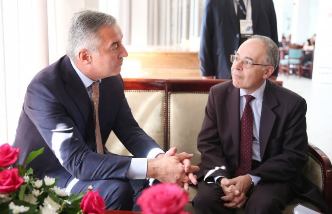Đukanović razgovarao sa Navarom: Nadamo se podršci Španije na našem putu ka EU