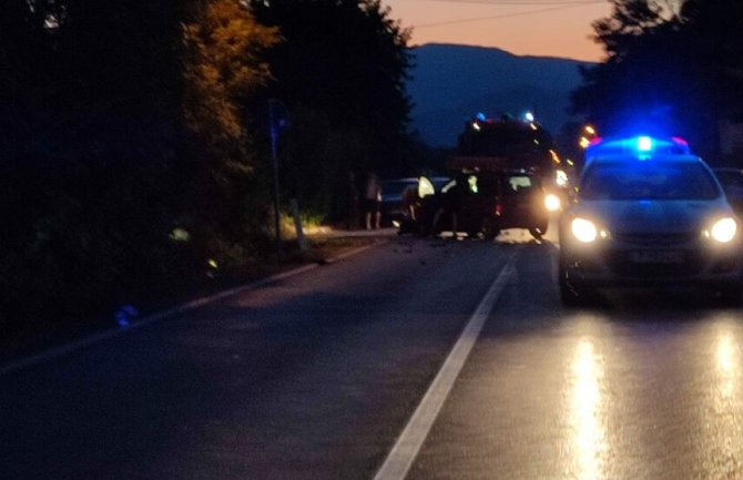 Saobraćajna nezgoda na putu Podgorica - Danilovgrad, dvije osobe povrijeđene