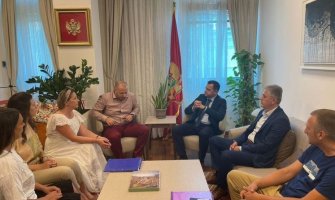 Vojinović održao sastanak sa roditeljima djece sa posebnim obrazovnim potrebama