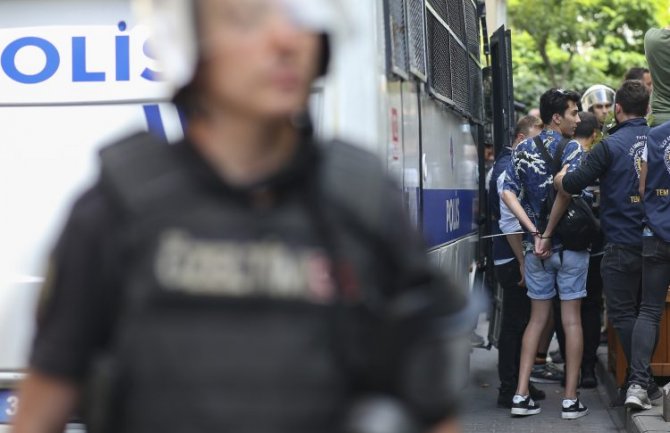 Policija razbila Paradu ponosa u Istanbulu, desetine uhapšenih