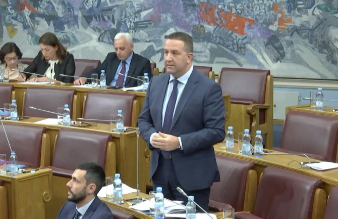 Eraković: Prethodna Vlada potrošila 1.2 miliona eura za nabavku testova za koje se znalo da neće biti upotrijebljeni