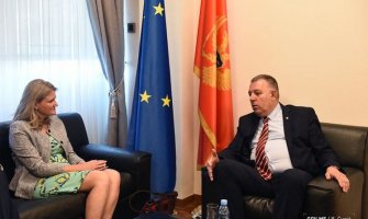 Miljanić sa ambasadorkom Medoks: Podrška inicijativama 43. Vlade