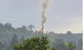Nevrijeme pogodilo Pljevlja: Grom zapalio štalu i kuću