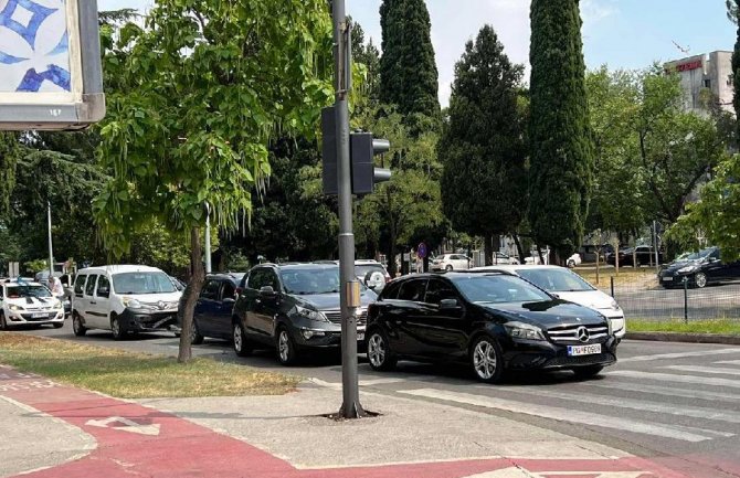 Lančani sudar u Podgorici, oštećena četiri auta