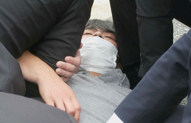 Uhapšen atentator bivšeg japanskog premijera: Bivši pripadnik mornarice i opozicionar