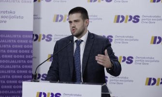 Nikolić: Abazović da razjasni nedoumice povodom današnjeg glasanja, ukoliko smatra da je odluka donijeta, 43. Vlada više nema podršku Demokratske partije socijalista 