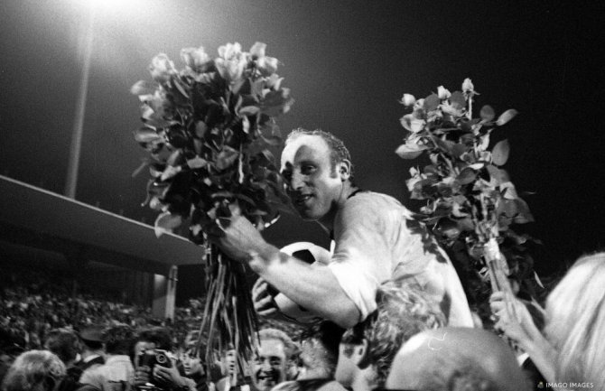 Preminuo legendarni njemački fudbaler Uve Zeler