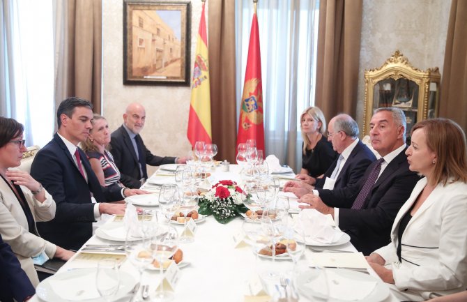  Đukanović priredio  svečani ručak u čast premijera Kraljevine Španije Pedra Sančeza.
