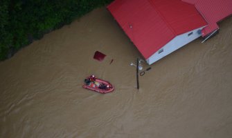 Poplave napravile haos: Šest poginulih, 2.000 turista zaglavljeno