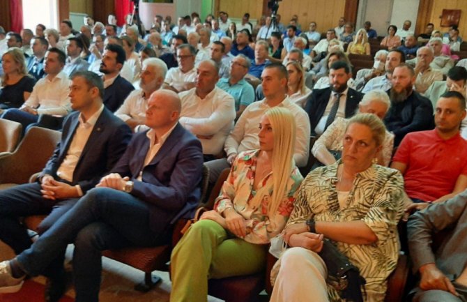 Nakon više od 20 godina: Zasijedanje Skupštine u Plužinama počelo intoniranjem himne
