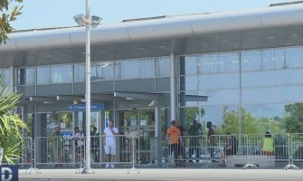 Umjesto iz Podgorice, putnici za Beograd morali da putuju iz Tivta