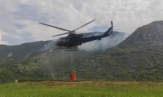 Kovačić: Stigli helikopteri, počelo gašenje požara iznad Perasta