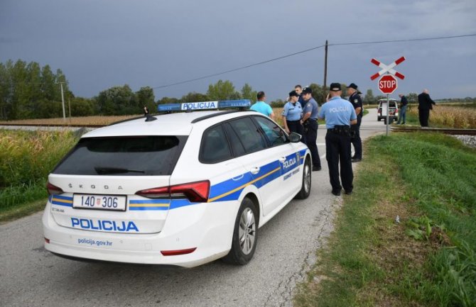 Hrvatska: U naletu voza stradala žena i dvoje djece