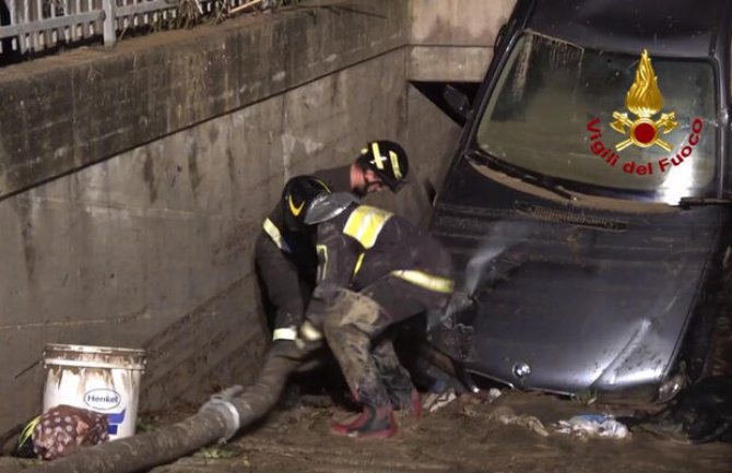 Poplave u Italiji, najmanje devet stradalih 