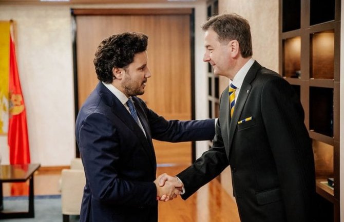Abazović sa ambasadorom Ukrajine: Osuđujemo prisvajanje terirorija, pomoć Crne Gore neće izostati