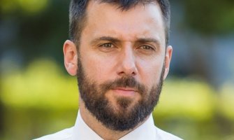 Zeković Kovaču: Partijske privrženosti tuđoj državi možete na sajt SNP-a