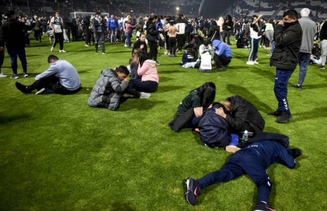 Haos u Argentini: Velika tuča policije i navijača, poginuo jedan navijač
