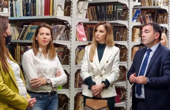 Gradonačelnik Prijestonice Cetinje sa saradnicima posjetio JU Narodnu biblioteku i čitaonicu Njegoš