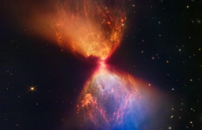 Teleskop Džejms Veb snimio veliki oblak prašine oko zvezde u nastajanju: Ogledalo u to kako su naše Sunce i Sunčev sistem izgledali u svojim najranijim fazama nastajanja