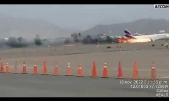 Avion udario u vatrogasno vozilo na aerodromu u Peruu (VIDEO)